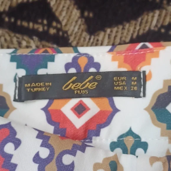 Colorful Turkish Geometric Patterned Shorts - Size Medium - Picture 4 of 6